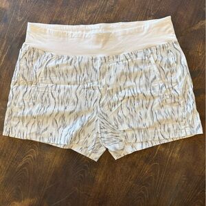 Trekkie North Patterned Shorts, 16, gray/white⛰️